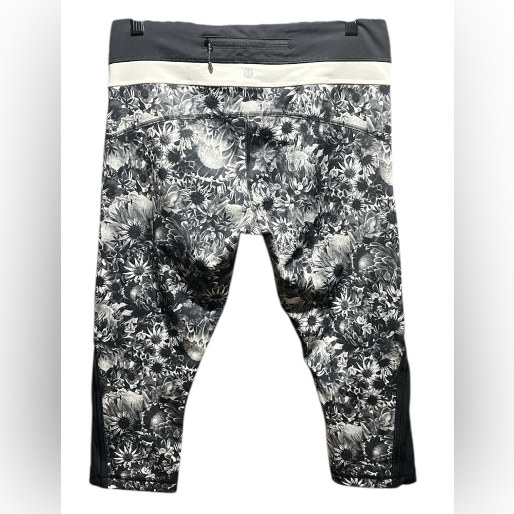 Lululemon Athletica Black and White Floral Leggings - Picture 2 of 5